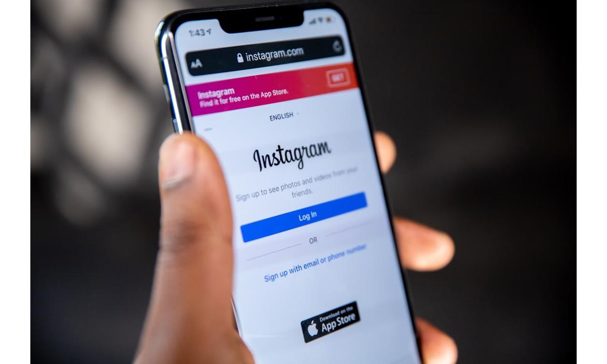 Mesmo sem publicar, suas fotos podem alimentar IA no Facebook e Instagram (Foto/Divulgação)