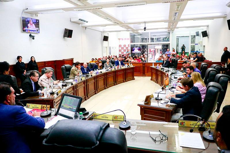 Pela legislação eleitoral, quando um vereador deixa o mandato para assumir um cargo eletivo, a vaga é ocupada pelo suplente da mesma legenda ou federação pela qual o parlamentar foi eleito (Foto/Divulgação)