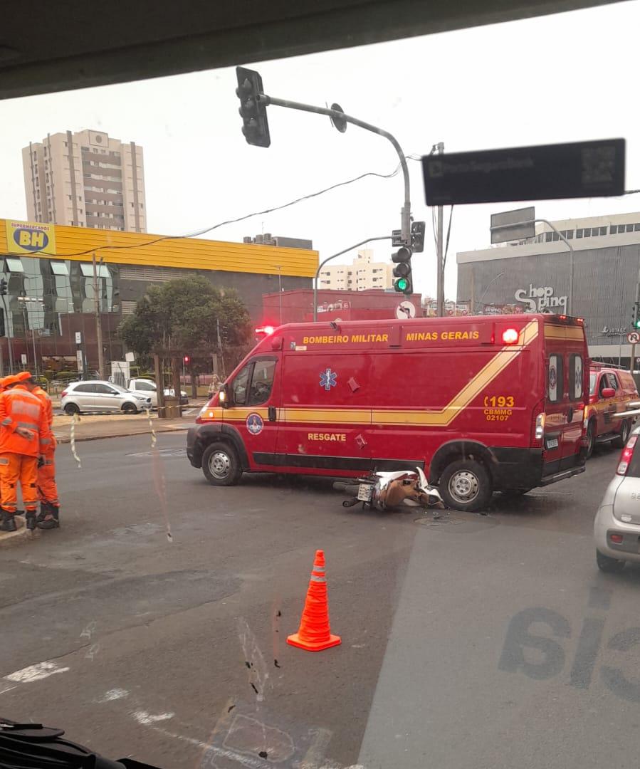 O acidente aconteceu durante um deslocamento da viatura para atendimento (Foto/Reprodução)