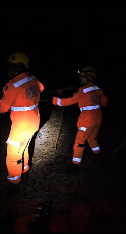 O chamado de socorro foi feito por volta das 17h30 por um dos integrantes do grupo, que conseguiu acionar o número de emergência 193 quando o celular já indicava apenas 1% de bateria (Foto/Reprodução)