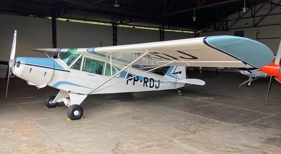 O avião envolvido na tragédia é um modelo CAP-4 Paulistinha, prefixo PP-RDJ, fabricado em 1943 e pertencente ao Aeroclube de São José do Rio Preto. (Foto/Reprodução)