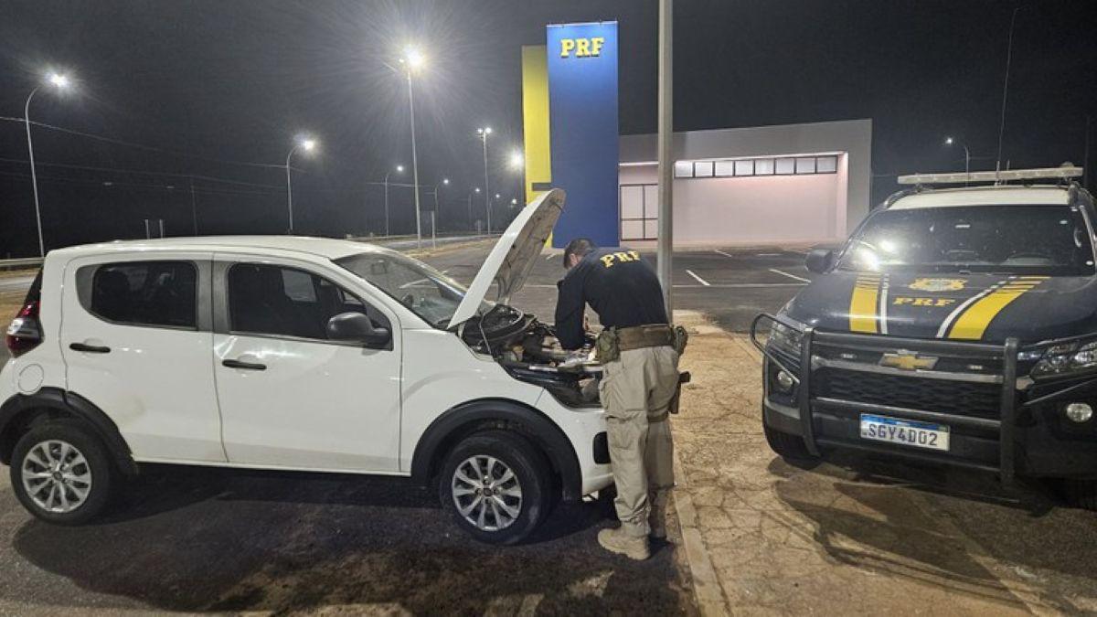 PRF recuperou o carro que tinha registro de furto em Uberaba (Foto/PRF/Divulgação)
