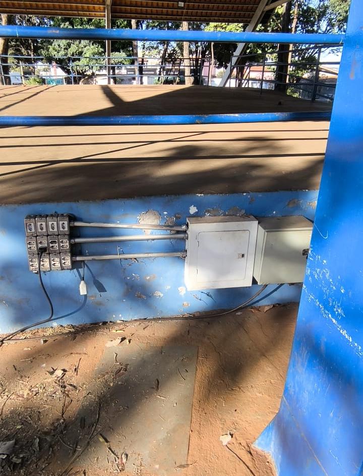 Equipamento apresenta condições inadequadas de instalação (Foto/Divulgação)
