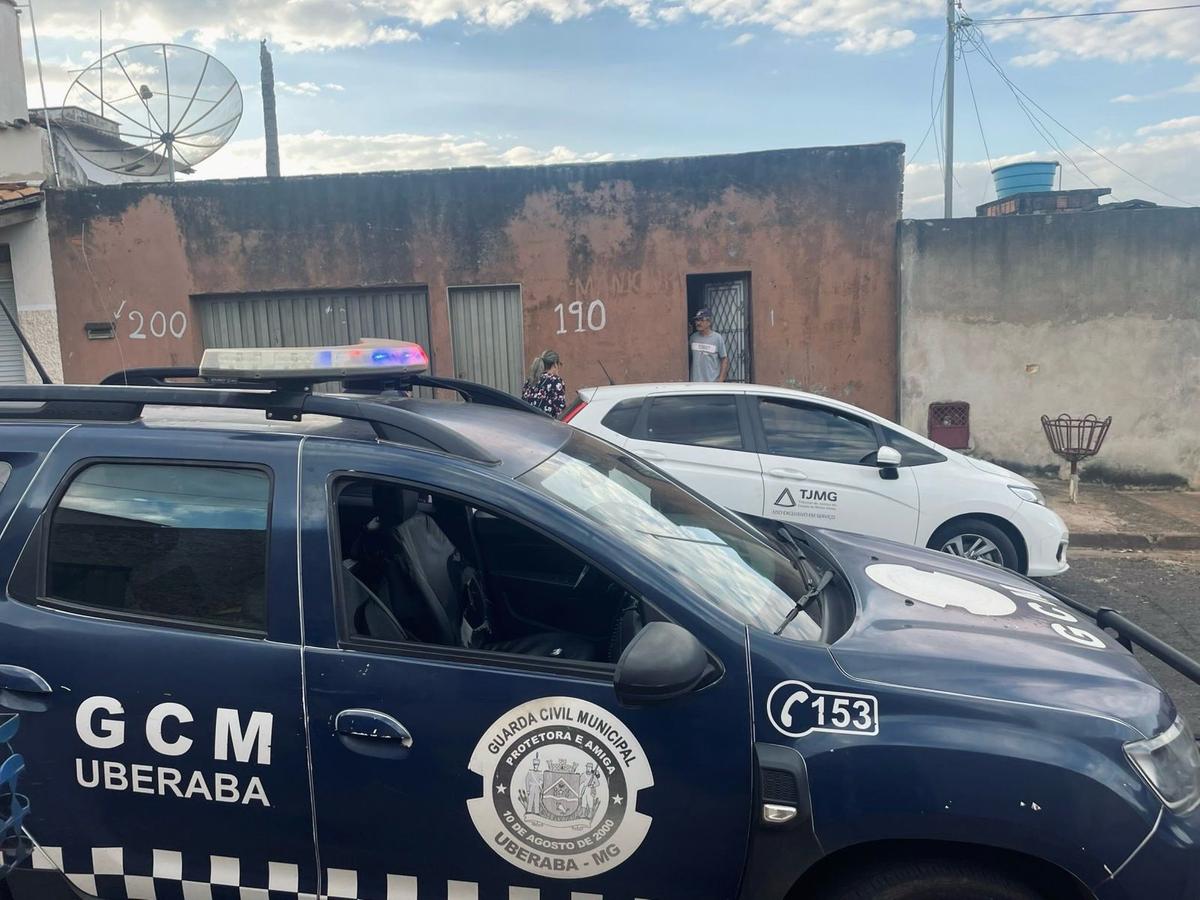 Equipes seguiram até o local de trabalho da mãe da criança, que foi prontamente informada sobre a ordem judicial (Foto/Divulgação)