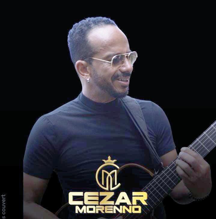 Cezar Moreno, é a voz que canta e encanta há 04 Décadas o público uberabense. Com um repertório de Pop Romântico, MPB, Sambas Populares entre outros ele é a voz que vai dar o tom da animação desta terça-feira no lançamento da <strong>JM Magazine 88</strong>, nos encontramos lá para conferir em primeira mão o conteúdo imperdível desta edição, curtir o som de Cezar Moreno e aproveitar o espaço Mandarim que está um verdadeiro espetáculo (Foto/Divulgação)