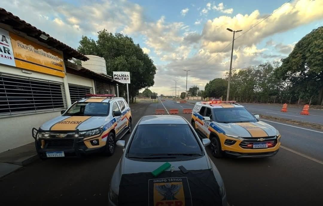 Droga localizada com o condutor de carro interceptado na BR-262, que acabou preso por tráfico   (Foto/Divulgação)
