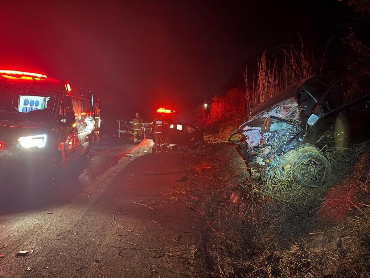 Quatro pessoas ficaram feridas e duas morreram (Foto: Divulgação CBMMG)