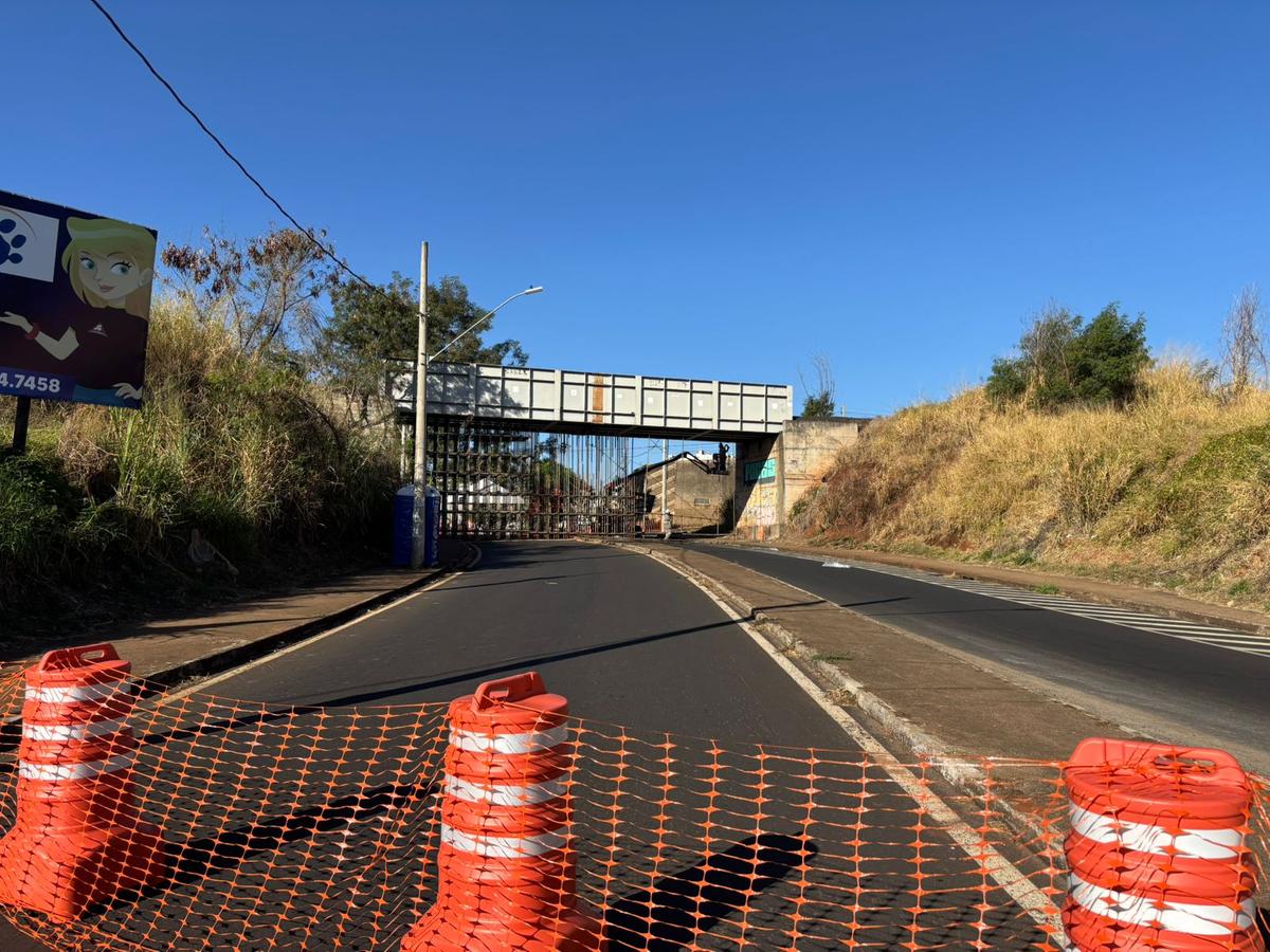 De acordo com o secretário de Serviços Urbanos e Obras, outros dois técnicos especialistas em estrutura metálica foram acionados pela Sesurb para apoiar os trabalhos de recuperação da estrutura (Foto/Divulgação)
