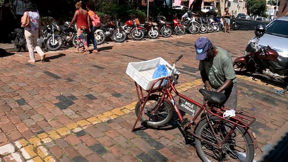 Legenda da foto:

Bicicleta de entregas do Pelé do Mercado Municipal foi furtada na tarde de ontem (Foto/Divulgação)
