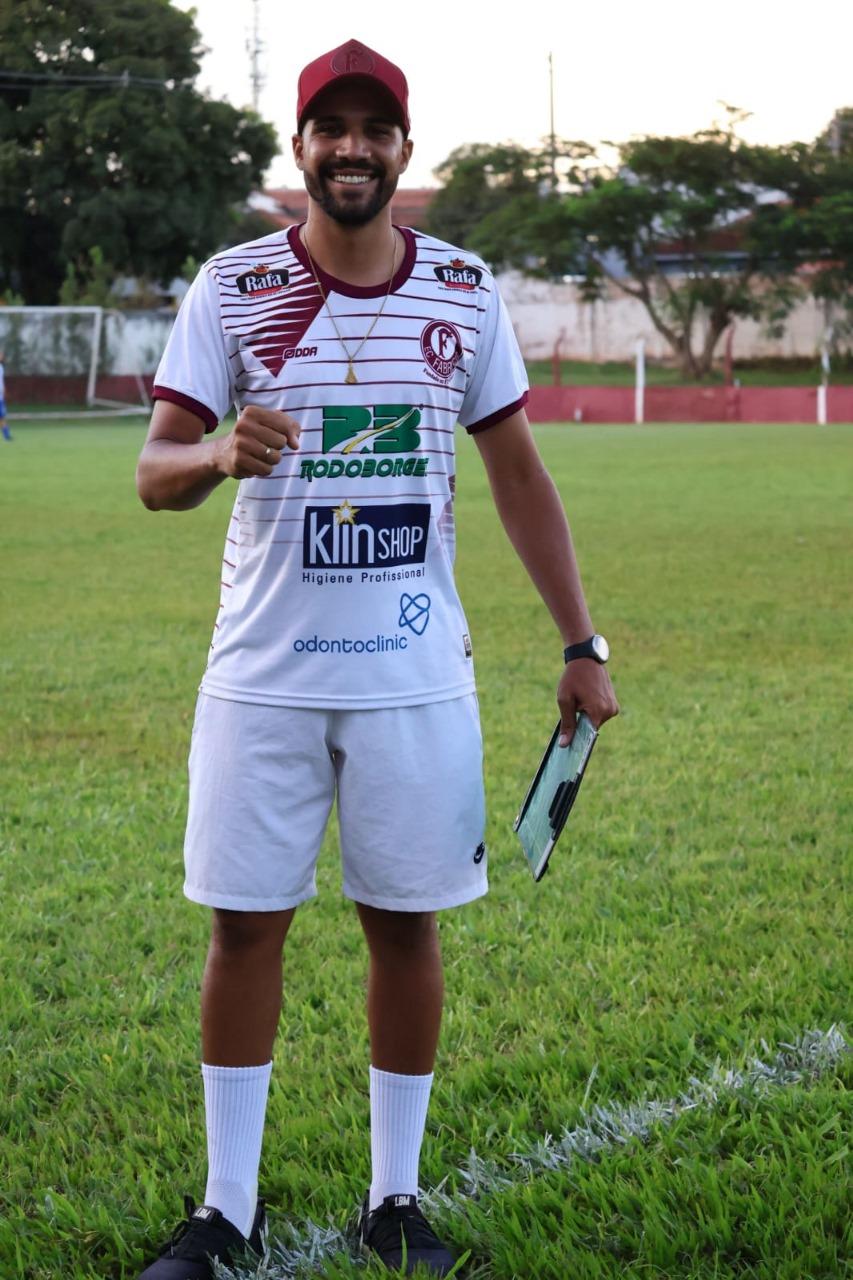 Gustavo Rodrigues técnico do amador do Fabrício (Foto/Divulgação)