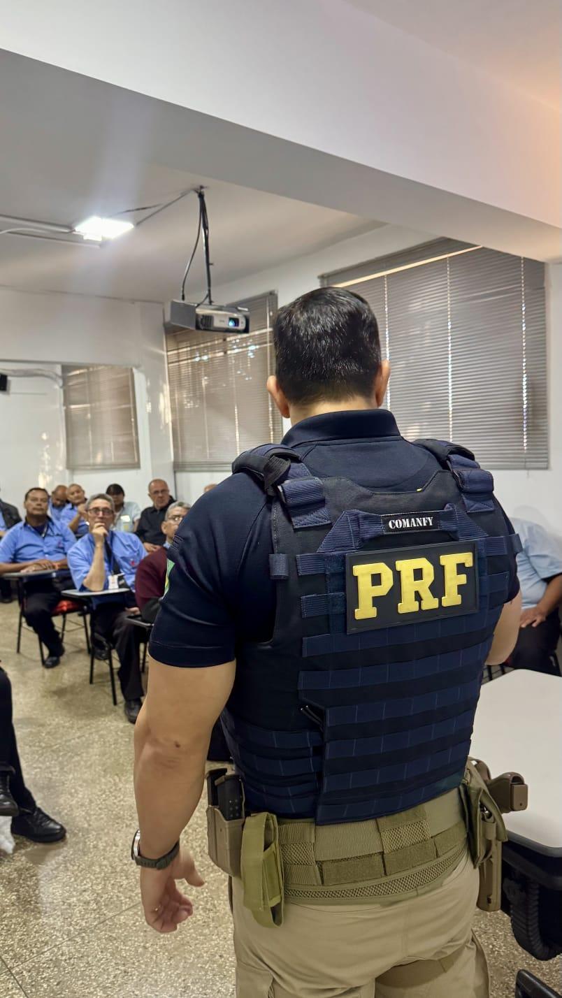 Durante a palestra, os motoristas tiveram a oportunidade de aprender sobre as melhores práticas de direção, a importância do uso do cinto de segurança, a necessidade de manutenção adequada dos veículos e a atenção redobrada nas rotas escolares (Foto/Divulgação)