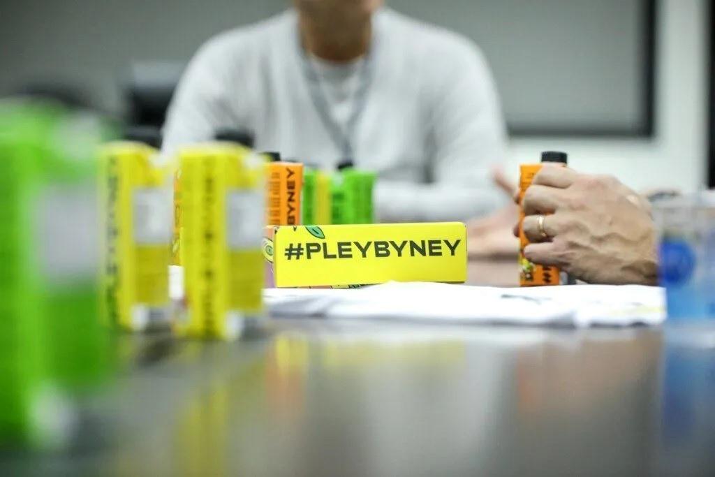 Pley By Ney é a nova marca de bebidas de Neymar (Foto/SFC)