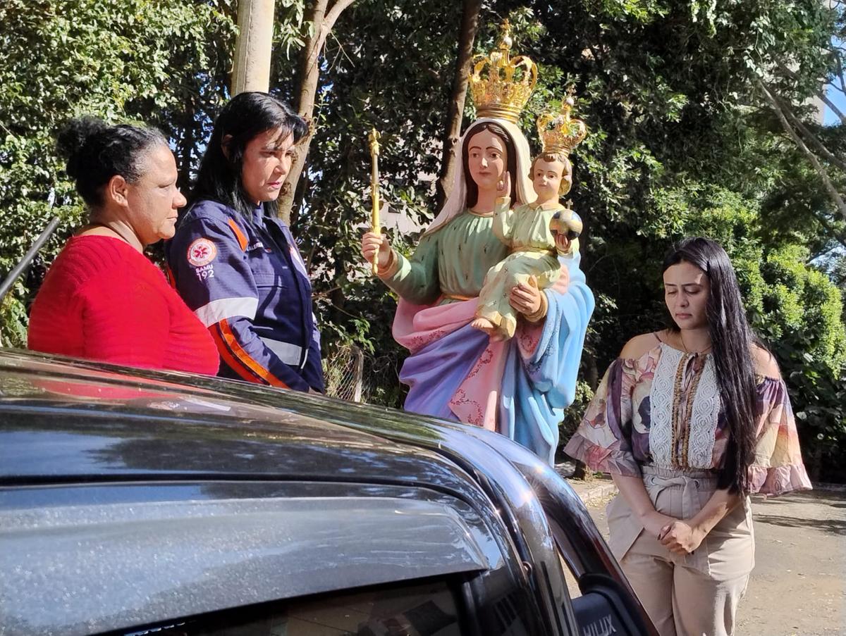 Após as bênçãos da padroeira de Uberaba, servidores compartilharam um café julino em celebração ao Serviço, que completa 18 anos, oficialmente, neste domingo (20) (Foto/Divulgação PMU)
