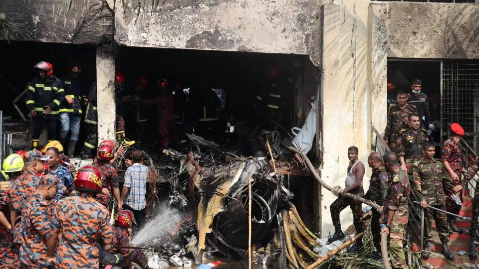 O diretor assistente do Hospital Moderno de Uttara, relatou que 120 pessoas sofreram queimaduras de segundo e terceiro graus, afetando entre 60% e 70% de seus corpos (Foto/Reprodução)
