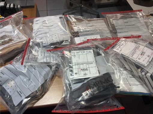Foram apreendidos notebooks, celulares, medicamentos controlados e documentos que podem comprovar irregularidades no sistema. (Foto/Divulgação)