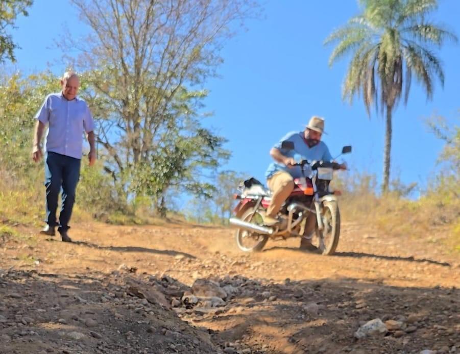 Vereador percorreu várias regiões e constatou problemas em algumas estradas, mas também em locais onde já houve intervenção (Foto/Divulgação)