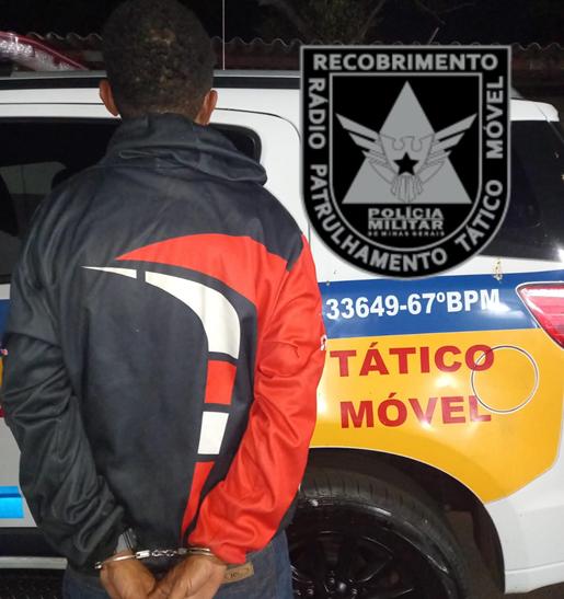 O suspeito foi abordado no momento em que tentava se desfazer de um pacote que carregava. (Foto/Divulgação)