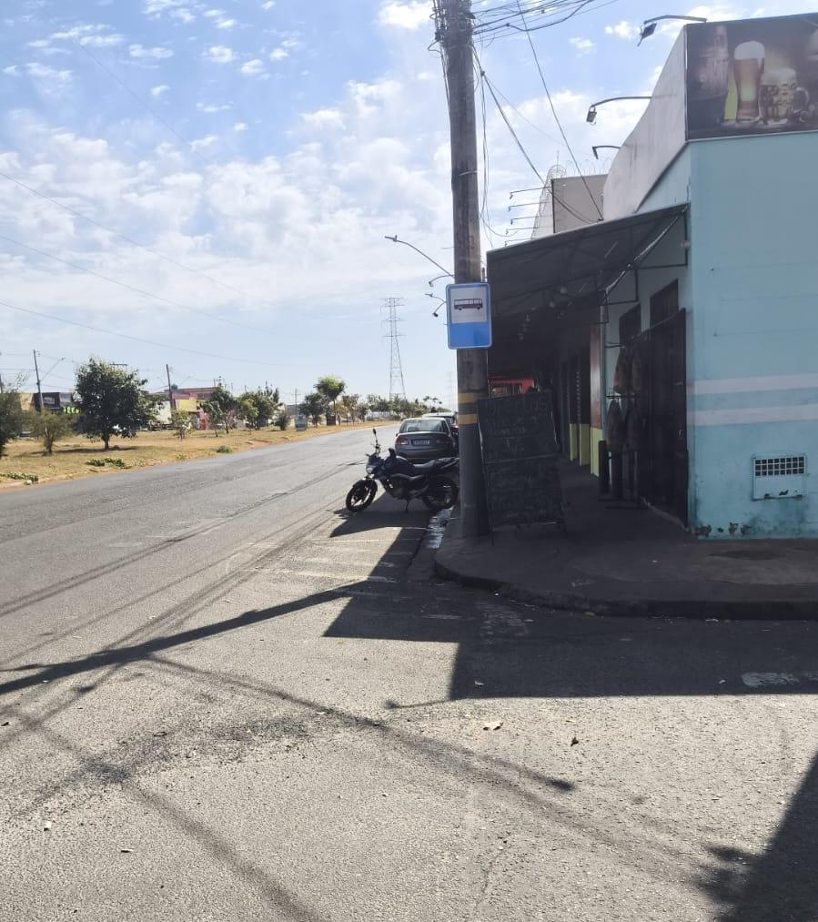 Segundo a Prefeitura de Uberaba, a mudança foi motivada por obras e novo ponto foi instalado a poucos metros do local original (Foto/Marcos Machado)