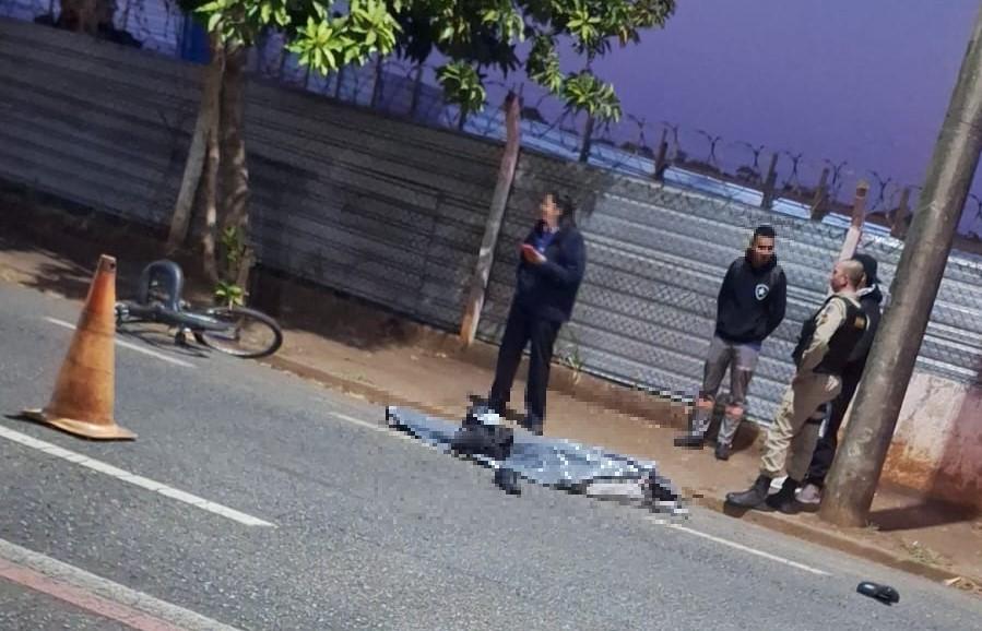 Perícia técnica da Polícia Civil esteve no local para as primeiras apurações e, apesar de ter fugido da cena, o condutor do carro foi localizado e preso  (Foto/Divulgação)