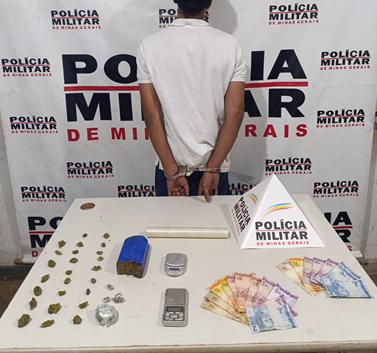Aos militares, o rapaz confessou que aquele era seu primeiro dia como “vendedor” de drogas no bairro. (Foto/Divulgação)