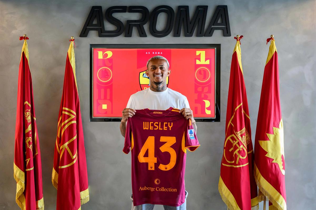 Nesta segunda-feira, a Roma oficializou a contratação do lateral direito Wesley, ex-Flamengo. (Foto/Divulgação)