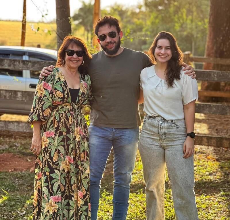 Karla Borges com seus filhos Guilherme e Raquel participaram de festa de família em Araxá (Foto/Arquivo pessoal)