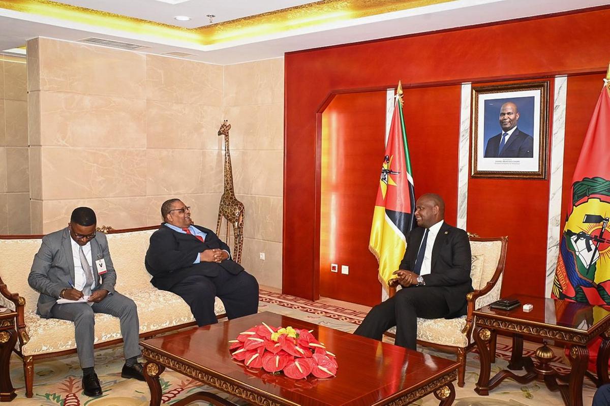 Presidente da Câmara Brasil-África de Agricultura, Pecuária e Tecnologia, o uberabense Sinfrônio Júnior esteve com o presidente da República de Moçambique, Daniel Francisco Chapo (Foto/Divulgação)