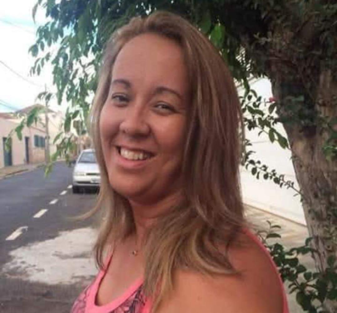 Vivian foi baleada ainda sobre a moto em que se dirigia para assumir posto de trabalho (Foto/Arquivo)