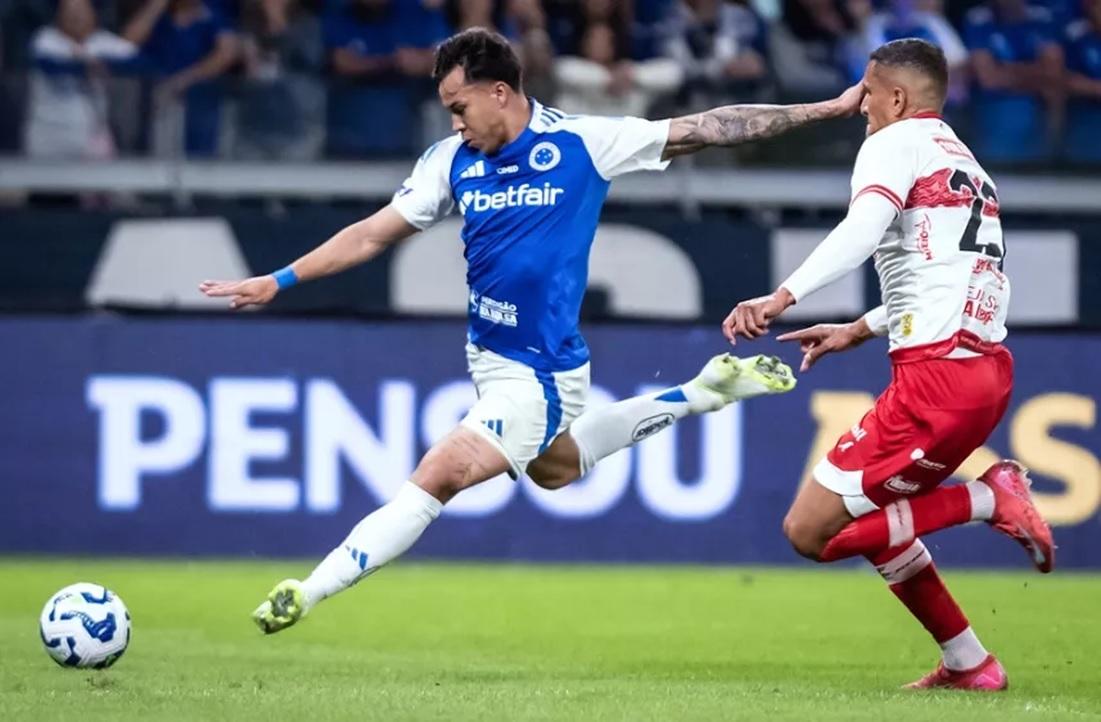 Cruzeiro em queda de rendimento. O time voltou a jogar mal (Foto/Gustavo Aleixo)