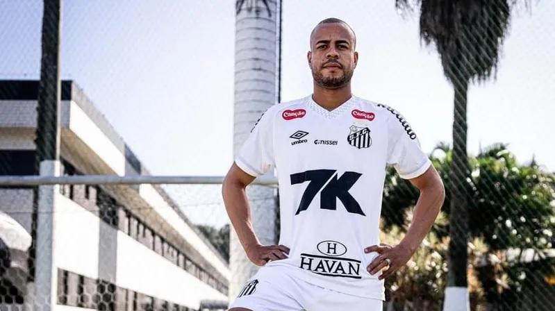 Maike chega ao Peixe de forma definitiva e assinou nesta quarta (30) o contrato válido até o fim de 2027 (Foto/Divulgação)