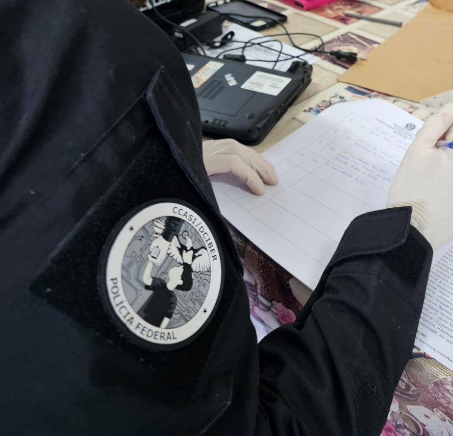 Diversos materiais e equipamentos foram apreendidos e serão submetidos a perícia técnica para embasar a investigação (Foto/Divulgação)