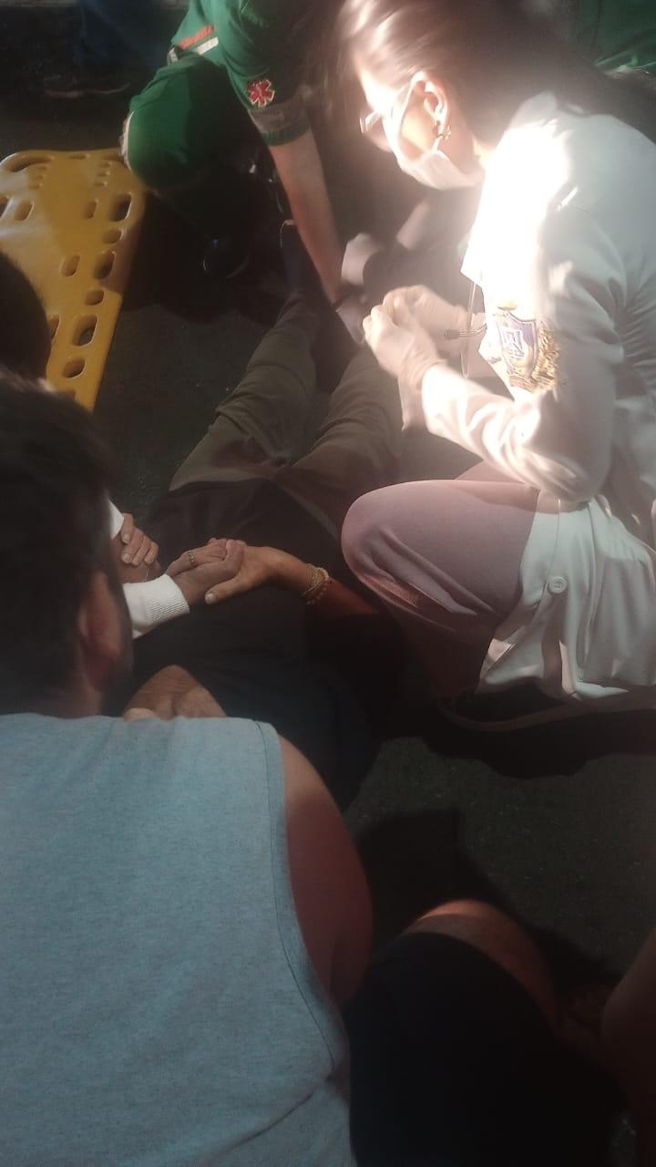 Diante da demora, familiares acionaram ambulância particular para o resgate das duas mulheres atropeladas (Foto/Reprodução)