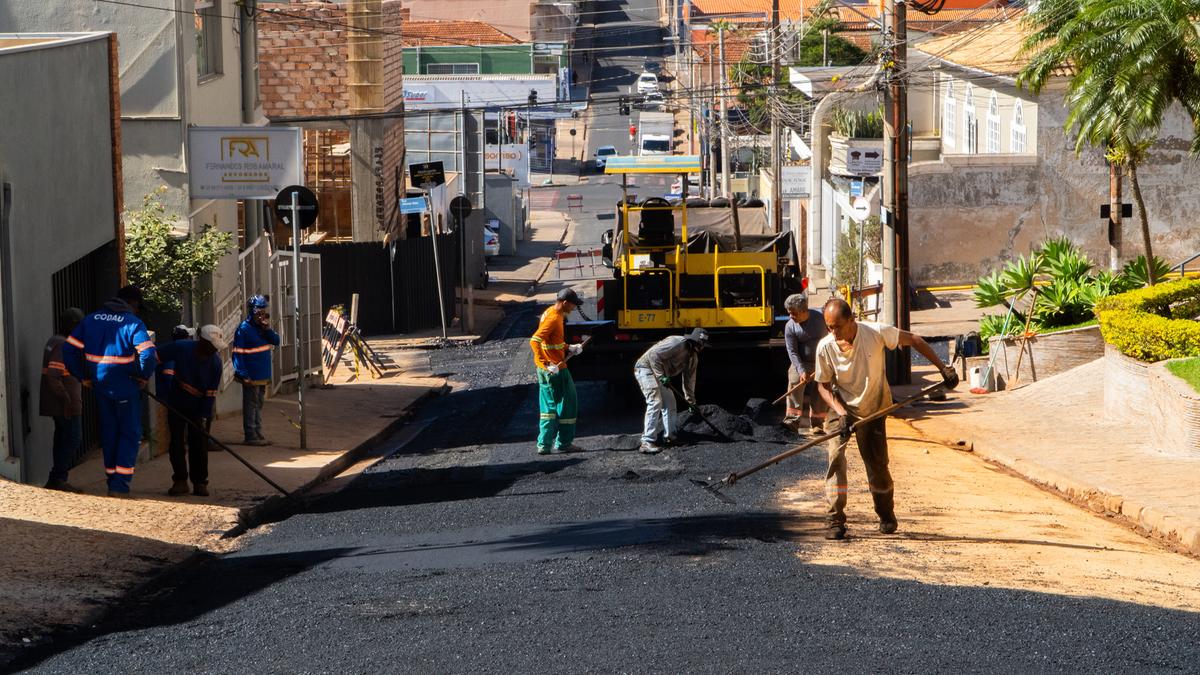 Na sexta-feira, foi realizada a recomposição do asfalto; ontem, houve pequenos reparos, e neste domingo será feita limpeza no local  (Foto/Divulgação)