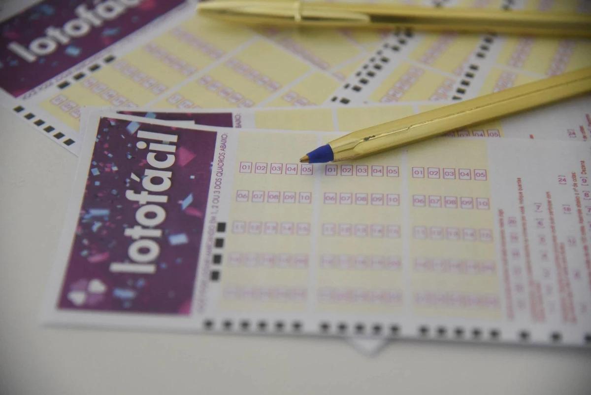 Prêmios são distribuídos para quem acerta 11, 12, 13, 14 ou 15 números (Foto/Caio Rocha/iShoot/Folhapress)