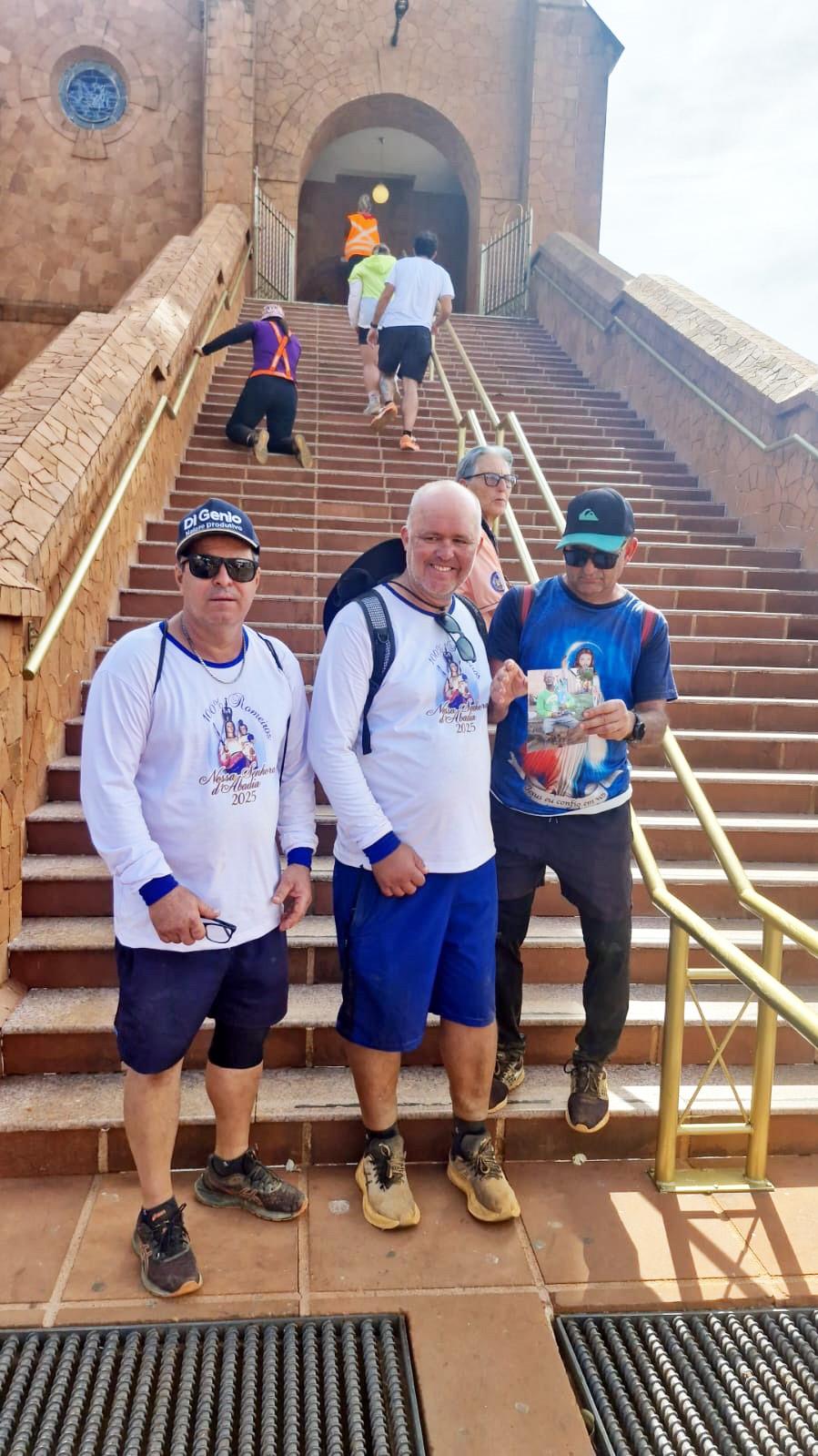 Adilson Fonseca, Márcio assunção, Antônio Marcos, completaram neste sábado mais um ano de caminhada e devoção à Nossa Senhora da Abadia (Foto/Arquivo pessoal)