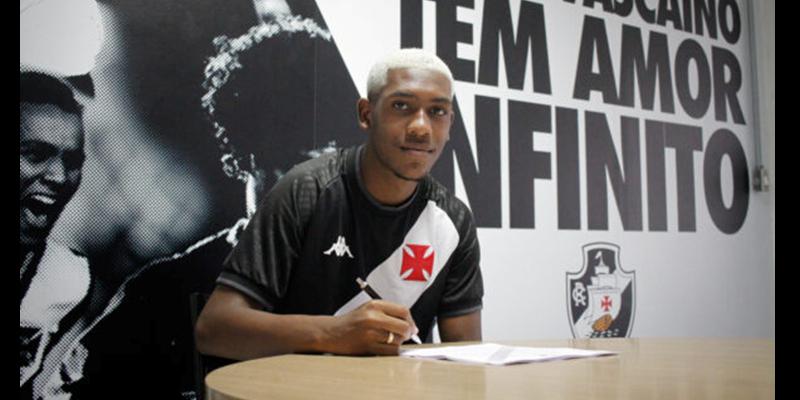 Rayan marcou o primeiro gol do Vasco dando início à construção da vitória cruzmaltina (Foto/Instagram/Vasco da Gama)