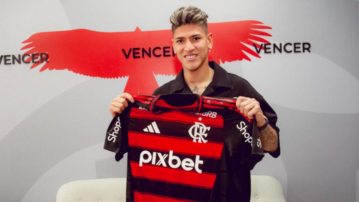 Jorge Carrascal está regularizado e pronto para jogar (Foto/Adriano Fontes)