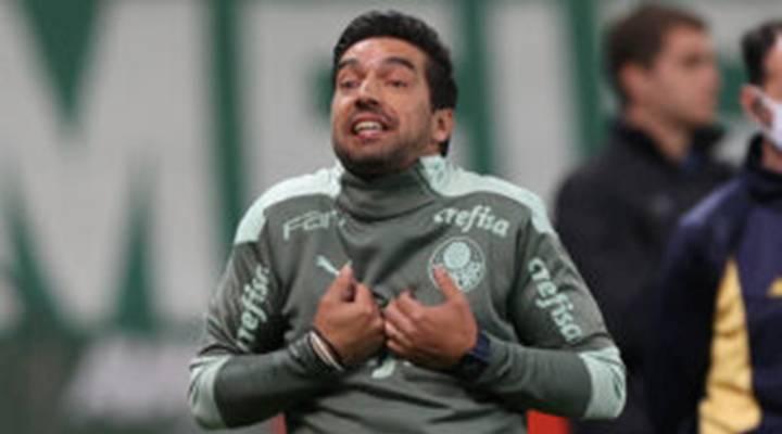 Abel Ferreira enfrenta pressão da torcida enquanto busca soluções para reação do Palmeiras após eliminação na Copa do Brasil. (Foto/Reprodução)