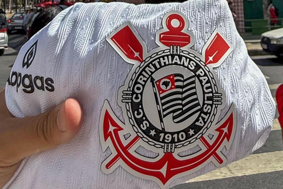 O Corinthians tenta negociar o pagamento ao Santos Laguna para garantir a inscrição de novos jogadores (Foto/Arquivo)