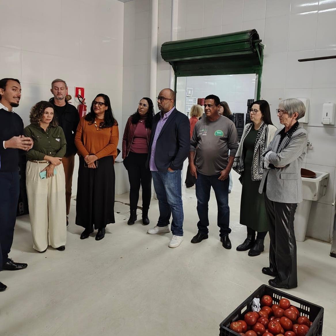 A comitiva visitou o Banco de Alimentos de Osasco, referência nacional no combate à insegurança alimentar, e o Eixo Verde, corredor de hortas comunitárias e urbanas. (Foto/Divulgação)