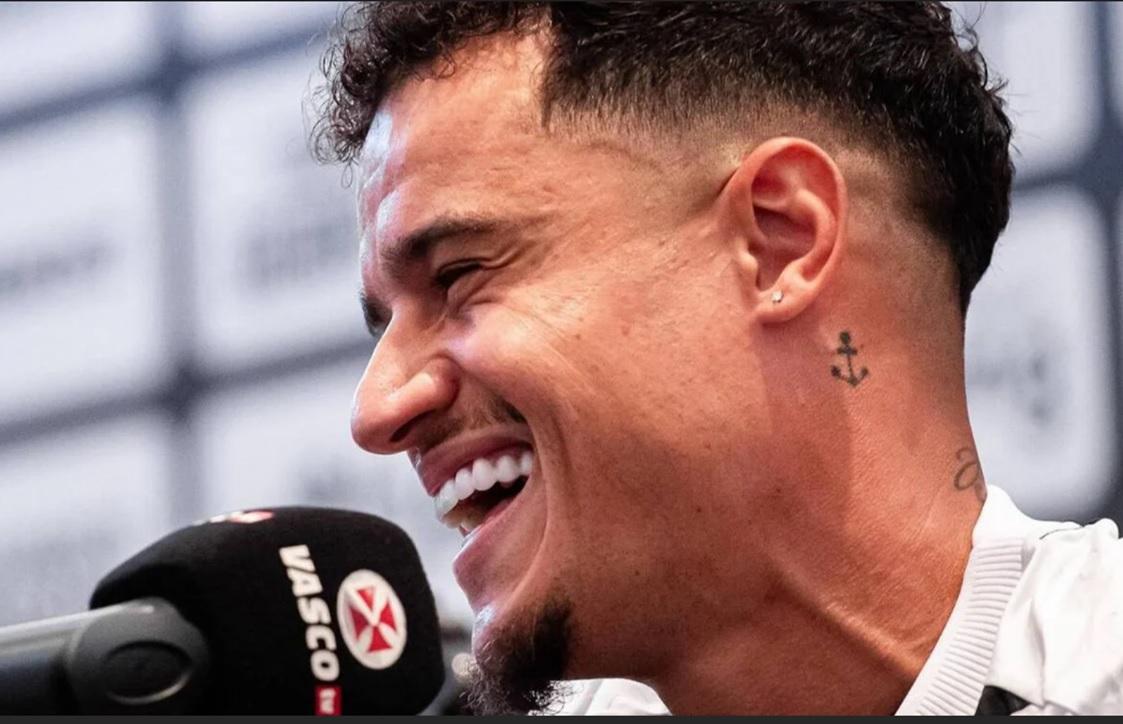 Phillipe Coutinho foi o grande maestro da goleada vascaína. Com espaço para jogar ele liquidou o Peixe no segundo tempo (Foto/Jogada 10)
