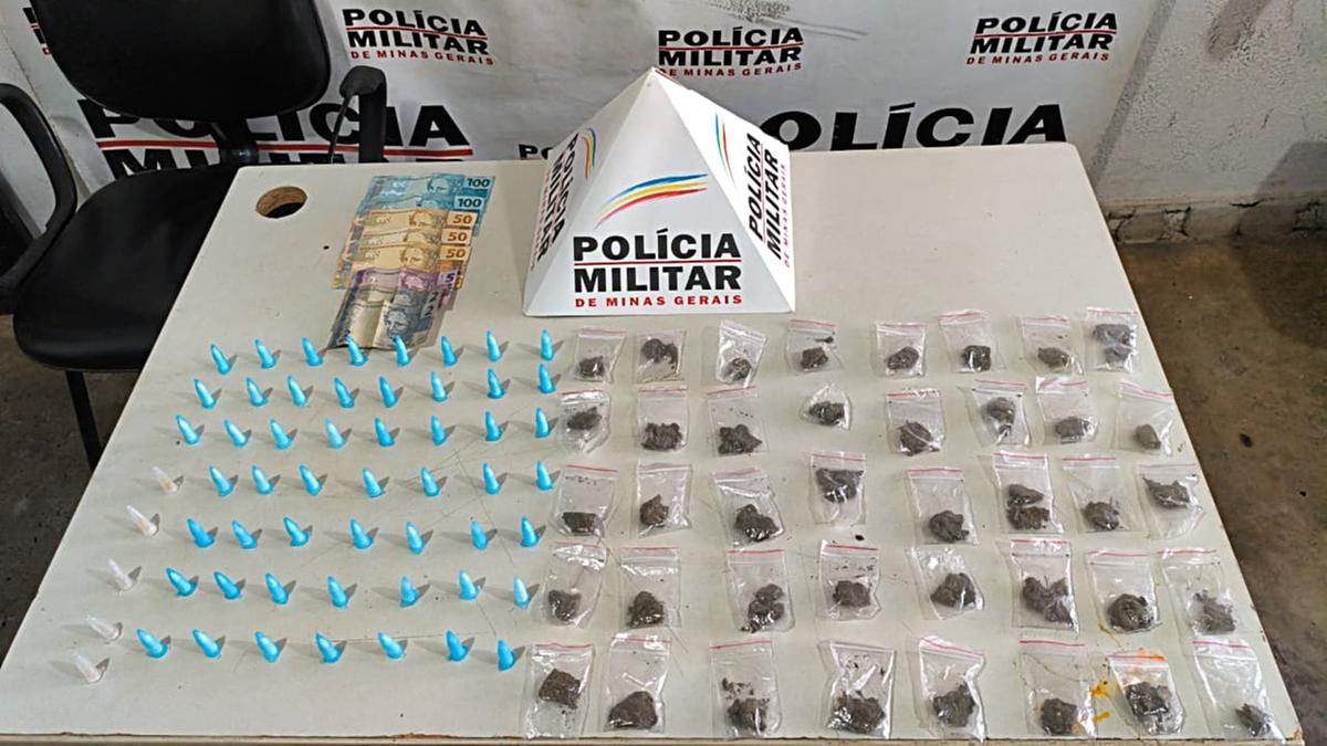 Equipe abordou um suspeito saindo de uma residência investigada por atividades ilícitas (Foto/Divulgação PMMG)