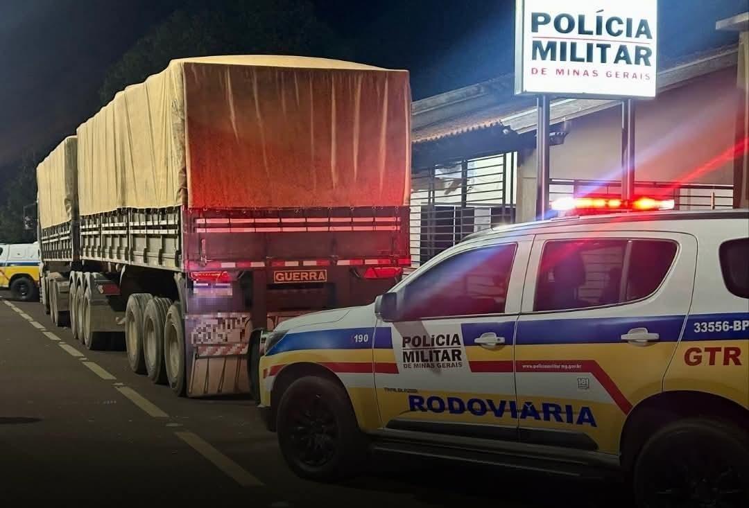 Veículo com sinais de adulteração foi interceptado e apreendido por equipes do Grupo Tático Rodoviário da Polícia Militar Rodoviária, na rodovia Chico Xavier (BR-050) (Foto/Divulgação)