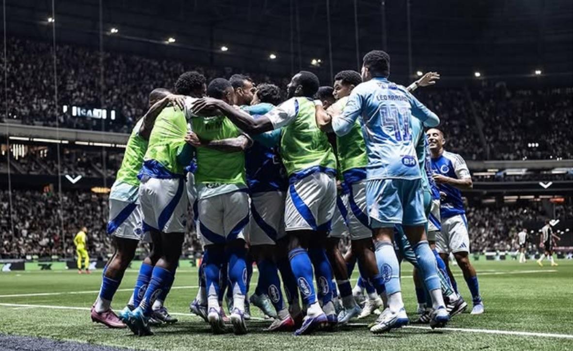 Jogadores do Cruzeiro sabem da importância de uma vitória hoje contra o Tricolor para não deixar o Flamengo distanciar (FotoGustavo Aleixo)