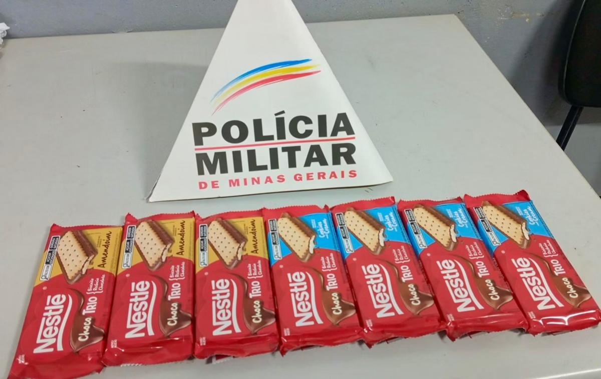 Chocolates furtados pelo homem foram recuperados (Foto/PMMG/Divulgação)