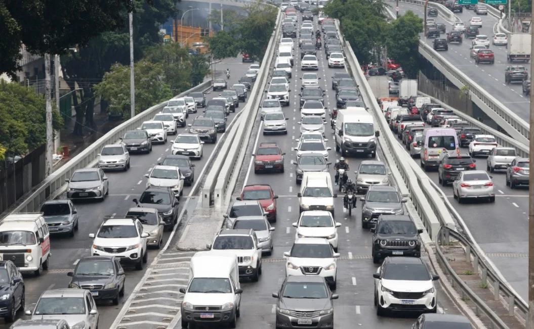 Começa nesta segunda-feira (1º) para automóveis com finais de placa 1, 2 e 3 em Minas Gerais (Foto/Divulgação)