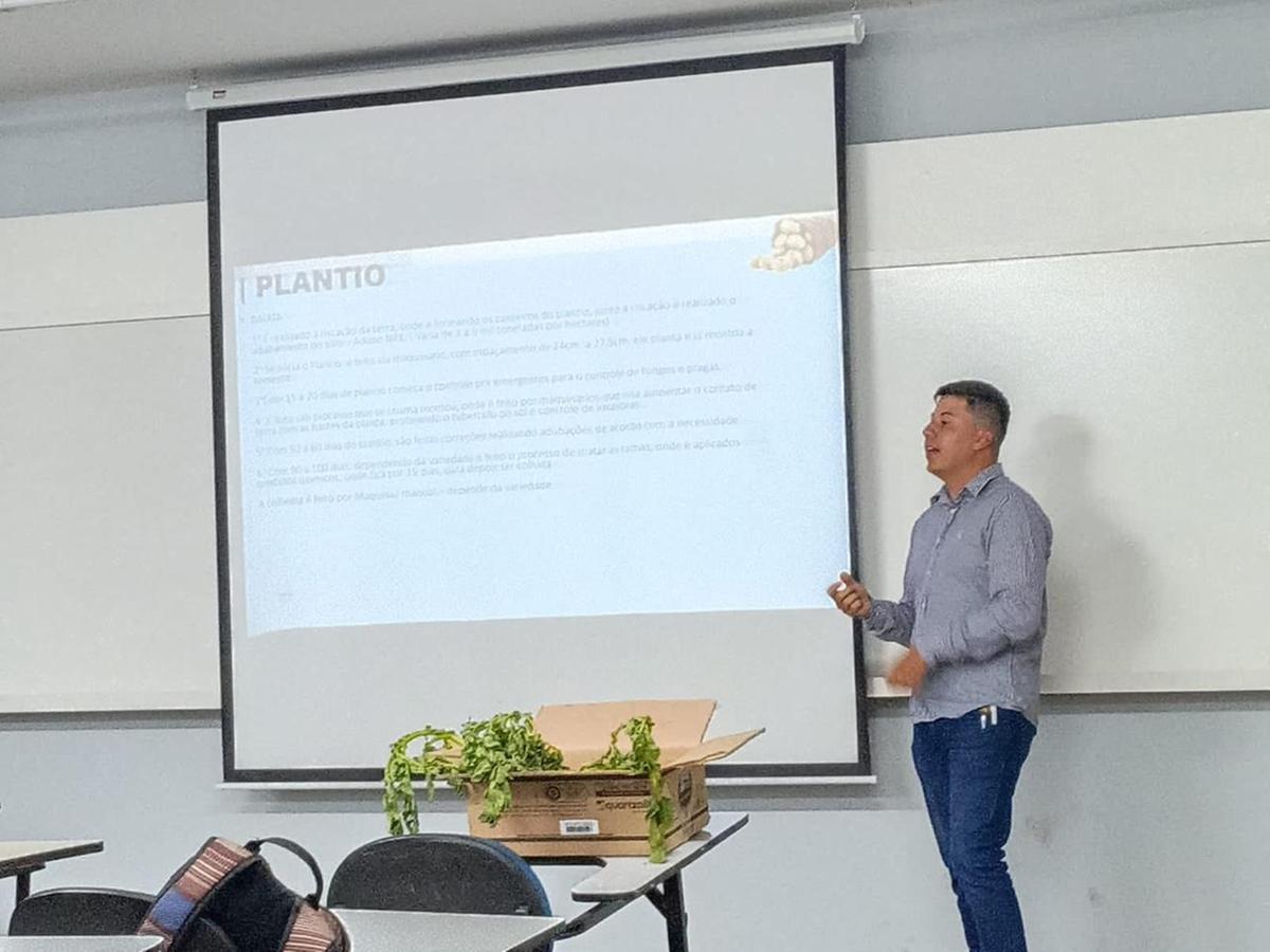 Com o tecnólogo em Agrocomputação, Patrik de Oliveira se aprimorou ainda mais em TI (Foto/Divulgação)