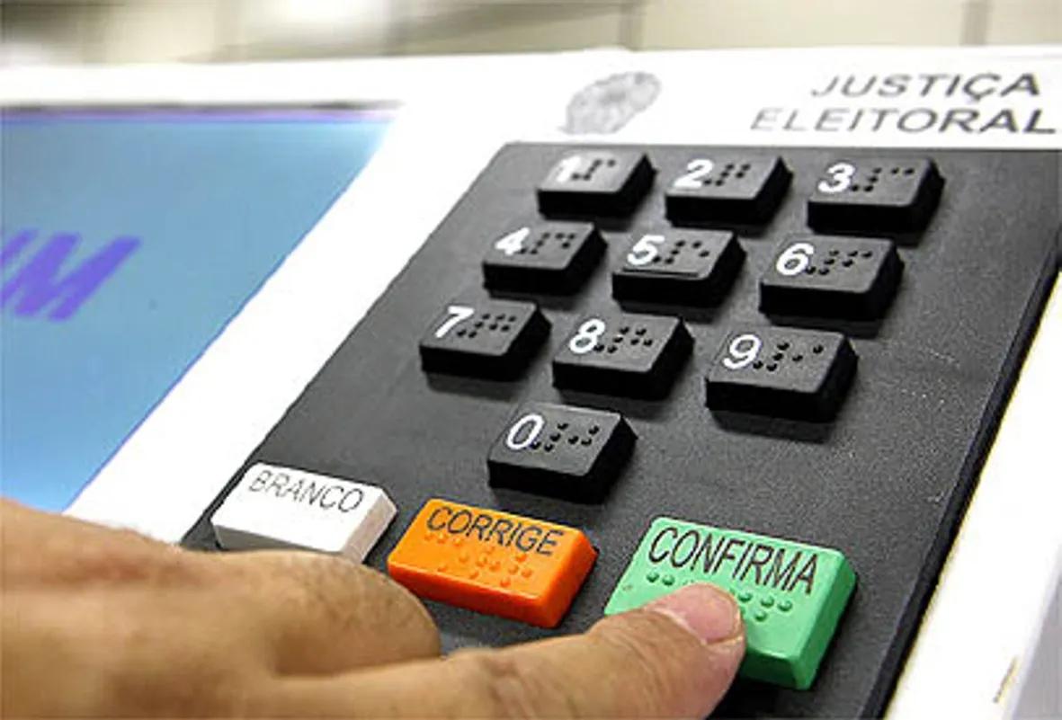 O levantamento foi realizado entre 20 e 25 de agosto, com 2.035 entrevistados via recrutamento digital (Atlas RDR), margem de erro de dois pontos percentuais e nível de confiança de 95% (Foto/Reprodução)