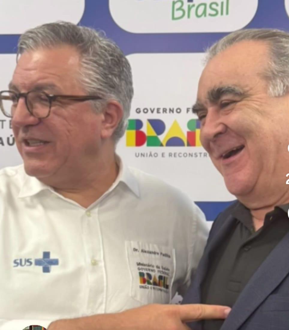 Nárcio acerta com o ministro Alexandre Padilha investimentos para a área de saúde em Frutal (Foto/Divulgação)
