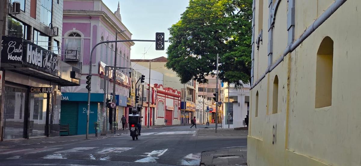 De acordo com pessoas que estão no local, a falta de energia começou ainda na noite de domingo (7) (Foto/Divulgação)